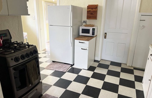 Marysvale Cottage | Vintage Cottage - In Town - Paiute ATV Trail Road - Sleeps 6
