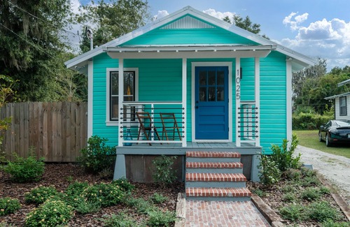 Gainesville House | Vintage Cottage walking distance to University of Florida