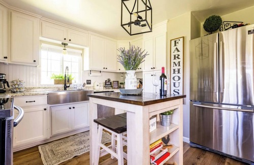Shenandoah Valley Other | Vintage Farmhouse on 50 acres surrounded by vineyards - Farmhouse experience