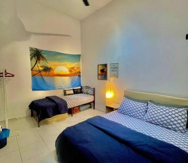 Hutan Kampung House | Vintage Houze, fully aircond, Wi-fi, Netflix, Coway