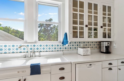 Williams Bay House | Vintage Lake House One Block From Lake Geneva nSunny home with lovely view