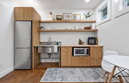 Sebastopol House | Vintage Modern Downtown Sebastopol