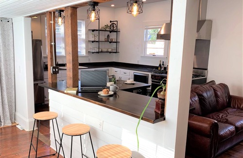 Winston - Salem House | Vintage Modern Synthesis in the Heart of Winston-Salem