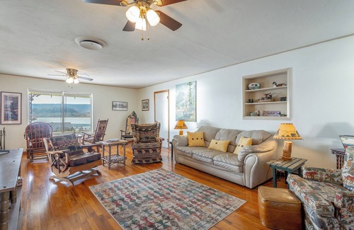 Spring City Cabin | Vintage Mountain Lake Cabin w/Huge Dock - camp vibes, privacy, family friendly!