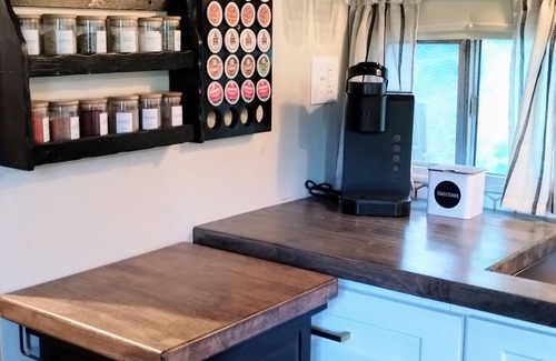 Steele Apartment | Vintage Restored Glamper - Unique Tiny Home w/Plunge Pool & Patio