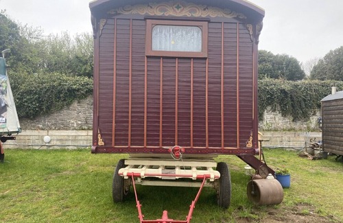 Turnchapel House | Vintage Showman's Wagon For Two Close to Beach