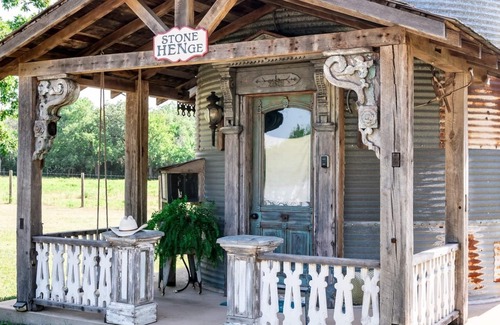 La Grange Cabin | Vintage Silo #2 | 8 Min. to Round Top | Sleeps 2