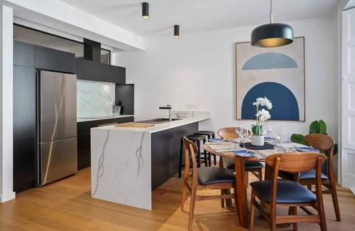 Hobart Central Business District Apartment | Vintage Suite at Saddlers Embrace a Cafe Lifestyle