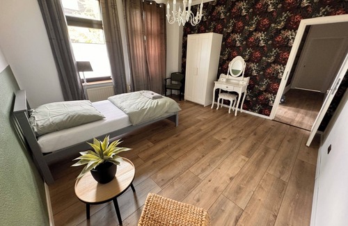 Gelsenkirchen-West Apartment | Vintage vacation apartment in Gelsenkirchen near the Arena and Messe Essen
