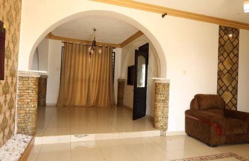 Muyenga House | Viola Diya Muyenga Pool House
