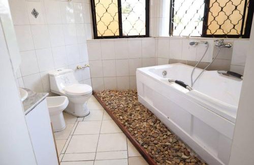Muyenga House | Viola Diya Muyenga Pool House