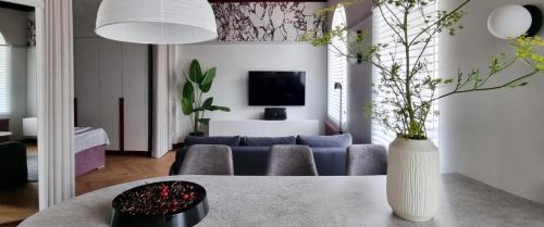 Kalkuni Apartment | Violet Lux Apartment