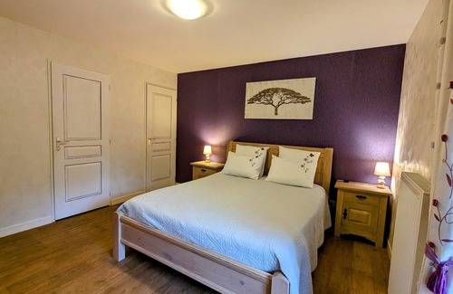 Moyenmoutier Bed & Breakfast | Violet Room in 18th-century building in peaceful setting