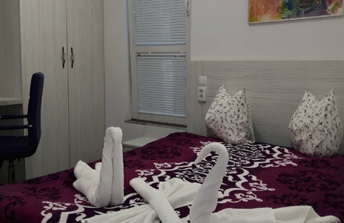 Vranyantsi House | Violette Iris