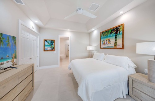 Treasure Cay Resort | VIP Beachfront - Large & Luxurious - End Unit