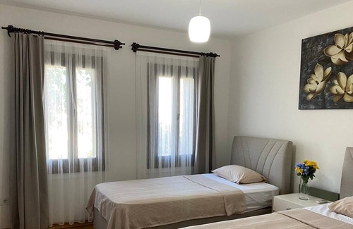 Bodrum City Center Villa | VIP luxury 4 bedroom holiday villa with private pool and garden.