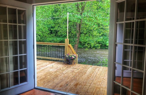 Damascus House | Virginia Creeper Trail in Front Yard, Deck overlooking the River in Back Yard!
