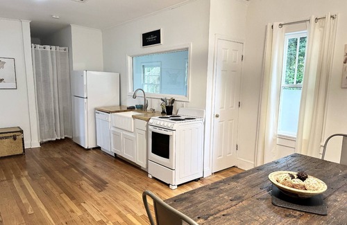 Morningside-Lenox Park House | Virginia Highlands and Midtown or Walk the Beltline Walk to them all Pets are Welcome
