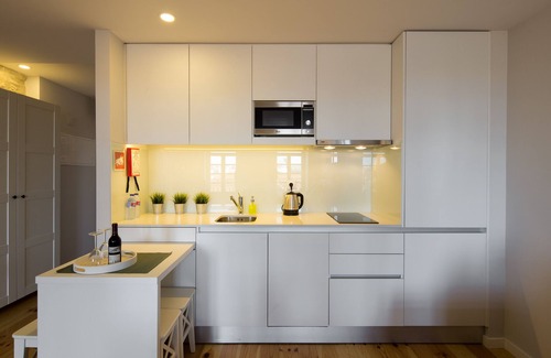 Uniao de Freguesias do Centro Apartment | Virtudes City Lofts - Suite with Balcony - View over the river