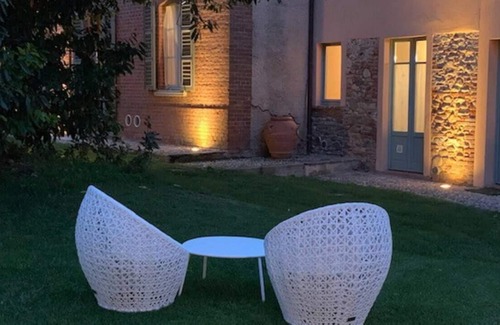 Vaprio d'Agogna Apartment | Visconti Castle - Garden