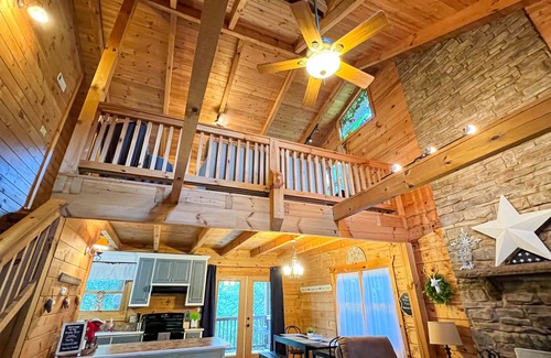 Pine Mountain Cabin | Visit Callaway's Pumpkins and Fantasy in Lights with us at Rustic Star!