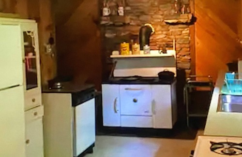 Mapleton Depot Cabin | Visit Gobbler's Roost for a relaxing nature retreat.