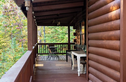Pine Mountain Cabin | Visit Star Haven and come see Callaway's Pumpkins and Fantasy in Lights!