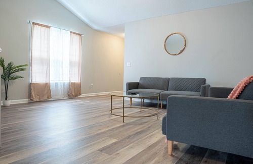 Winterville House | Vista Breeze - Cozy Modern Vista that Sleeps 6