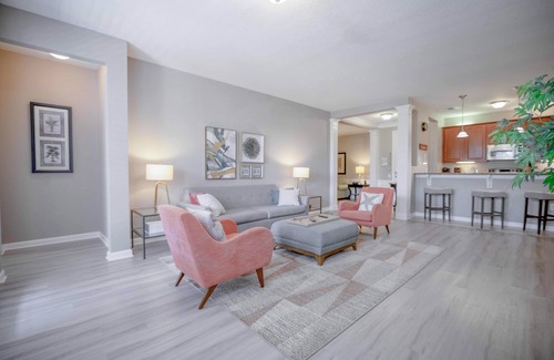 Florida Central Atlantic Coast Condo | Vista Cay Lakeview Joy. Next to Pool Near theme Parks and walk to Conventions