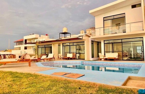 Punta Veleros House | Vista Linda Bungalow Punta Veleros, w/pool and view of the sea.