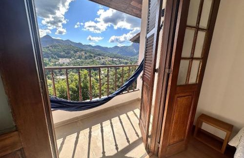 Teresopolis House | Vista para montanhas, lareira e hidromassagem