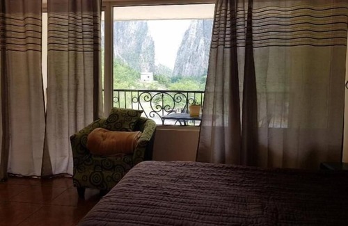Hidalgo Hotel | Vista Potrero - Hotel, Camping & Events