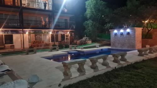 Hidalgo Hotel | Vista Potrero - Hotel, Camping & Events