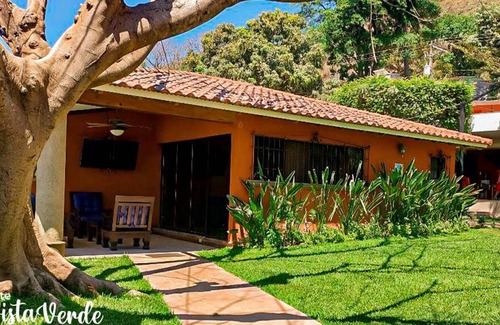Coatepeque Villa | Vista Verde Suite, Villa Noelia, beautiful house on Lake Coatepeque.