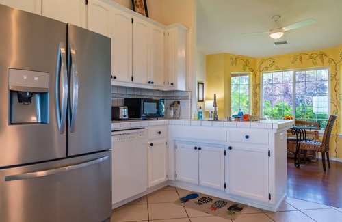 San Miguel House | Vista Vine Cottage-Vista Views of Olive Orchards and Vineyards for Miles!