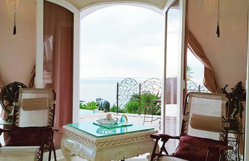 Pemenang House | VistaMonti Private Villas