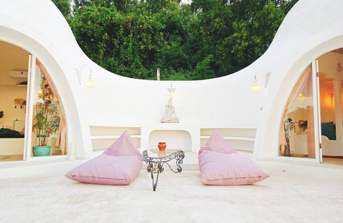 Pemenang House | VistaMonti Private Villas