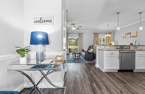 Greenville House | Vistapoint, minutes away from ECU/hospital, restaurants, and city attractions.