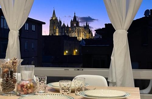 Leon Apartment | Vistas a la Catedral! El Mirador de San Guillermo
