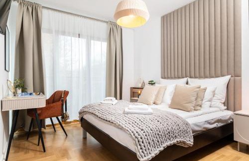 Krakow Apartment | Vistula Suite l A Lovely Place to Be