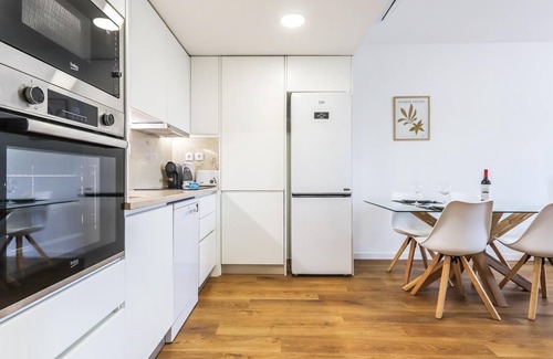 Santo Condestavel Apartment | Vita Portucale | Campo de Ourique River View 2E