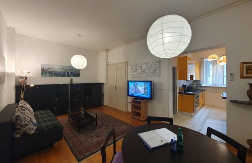 Ljubljana City Centre Apartment | Vita Tour As/Spacious 1BR APP in center with free AC and WiFi