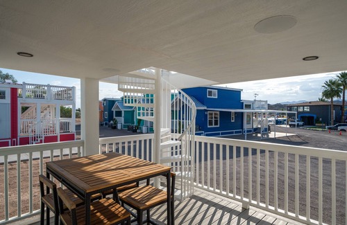 Parker Strip House | Viva La Vida! Roadrunner Resort