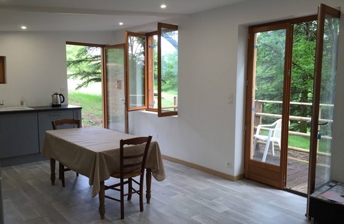 Saint-Raphael Ski Chalet | Vivez UN Séjour Unique EN Famille EN Perigord Vert