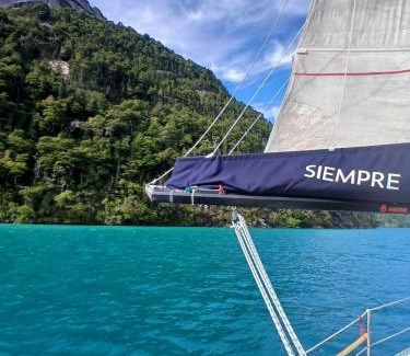 San Carlos de Bariloche Boat Rental | Vivi Bariloche desde el Agua Excursiones nauticas