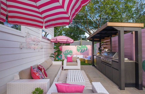Austin House | Vivid ATX Vibes | Pools. Personality. Pure Bliss!