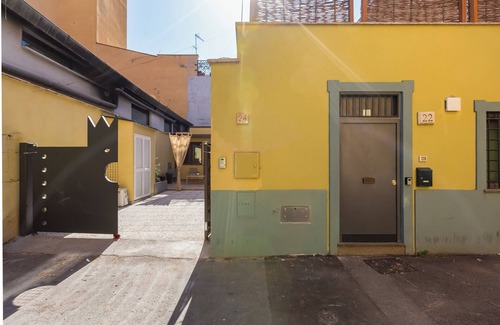 Pigneto Apartment | Vivilo Collection Pigneto Patio Apartment Private Parking and Patio
