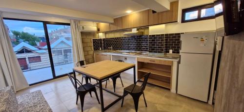 Villa Carlos Paz Apartment | Vivisierras, Piso 3 frente al lago, centro Villa Carlos Paz, 2 dormitorios, 2 baños, pileta privada, premium