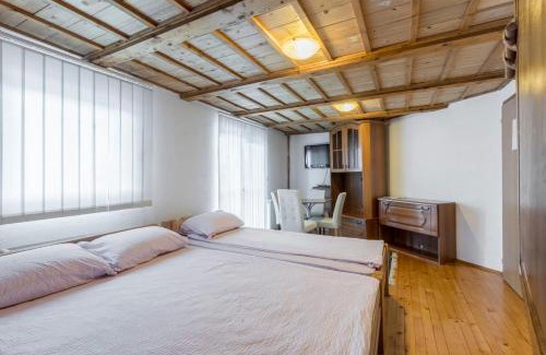 Babanovac Ski Chalet | Vlasic Nanna & Lalla