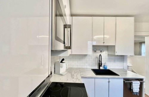 Sarnia Apartment | VlP Sunset